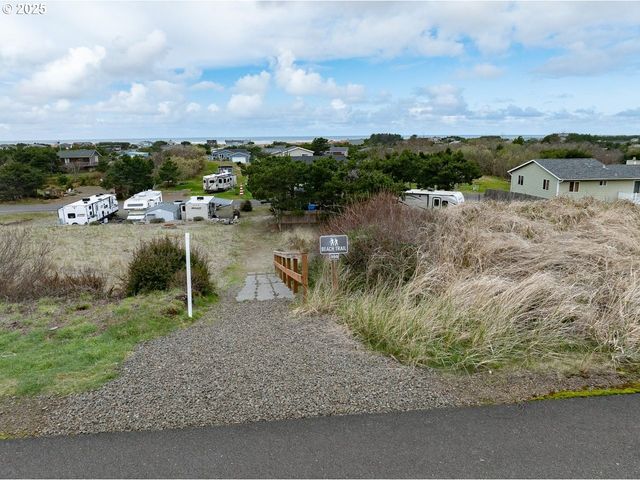 35009 J Pl, Ocean Park, WA 98640