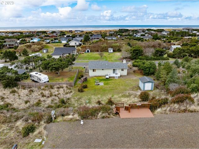 35009 J Pl, Ocean Park, WA 98640