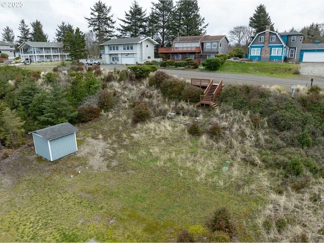35009 J Pl, Ocean Park, WA 98640
