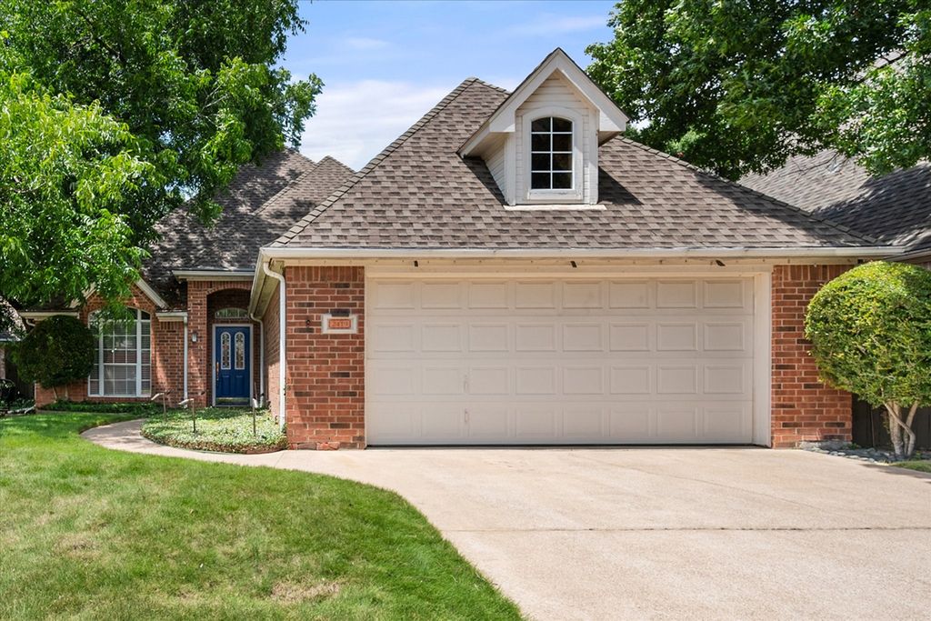2419 Strait Lane, Arlington, TX 76013