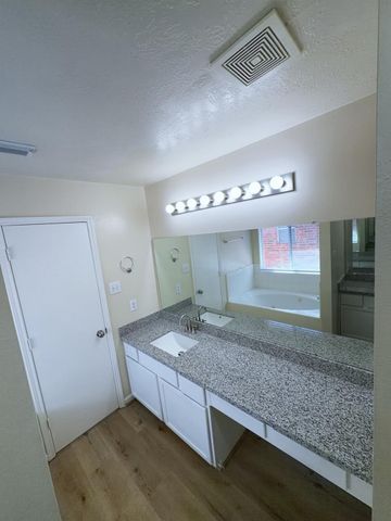 6656 Sharpstown Green Circle, Houston, TX 77036