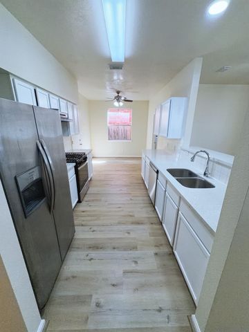 6656 Sharpstown Green Circle, Houston, TX 77036