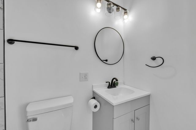 7817 S Kenton Avenue, Chicago, IL 60652