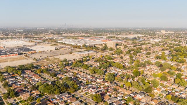 7817 S Kenton Avenue, Chicago, IL 60652