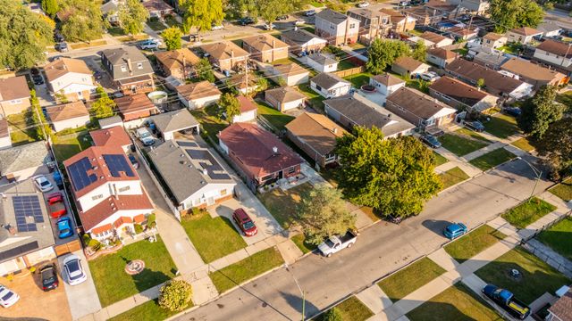 7817 S Kenton Avenue, Chicago, IL 60652