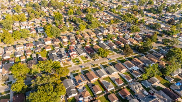 7817 S Kenton Avenue, Chicago, IL 60652