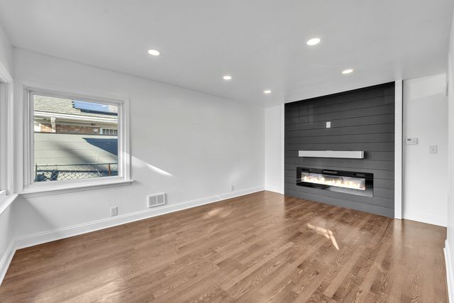 7817 S Kenton Avenue, Chicago, IL 60652