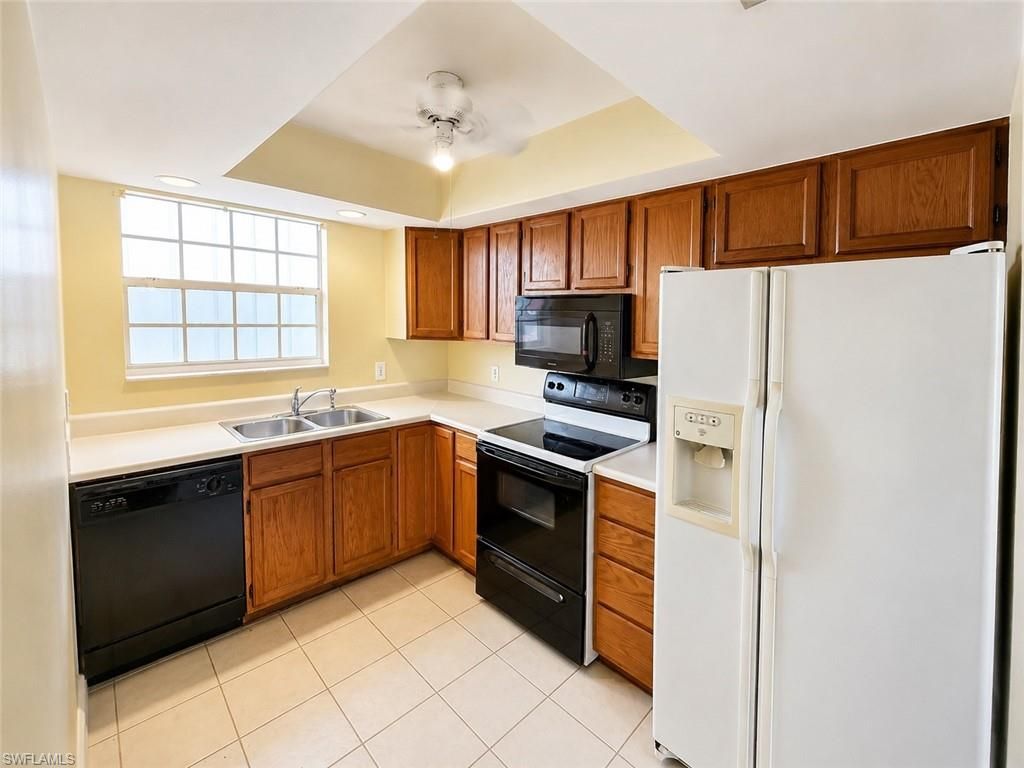 Image 2 of property listing at 1005 SW 48th TER 3, Cape Coral, FL 33914