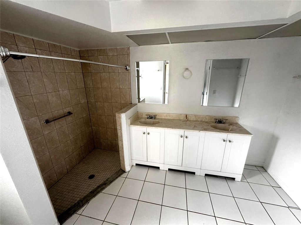 Image 7 of property listing at 2340 LINTON LANE, Port Charlotte, FL 33952