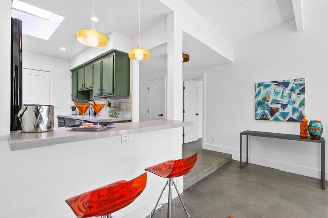 2041 S Calle Palo Fierro, Palm Springs, CA 92264