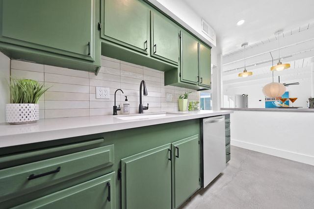 2041 S Calle Palo Fierro, Palm Springs, CA 92264