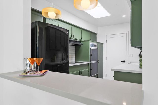 2041 S Calle Palo Fierro, Palm Springs, CA 92264