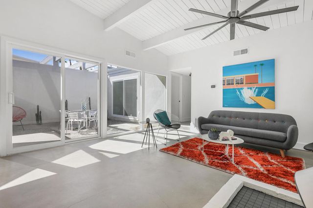 2041 S Calle Palo Fierro, Palm Springs, CA 92264