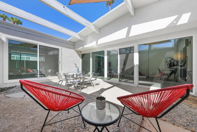 2041 S Calle Palo Fierro, Palm Springs, CA 92264