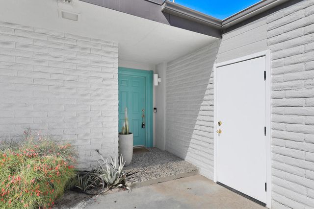 2041 S Calle Palo Fierro, Palm Springs, CA 92264