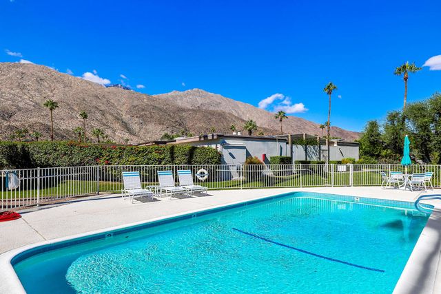 2041 S Calle Palo Fierro, Palm Springs, CA 92264