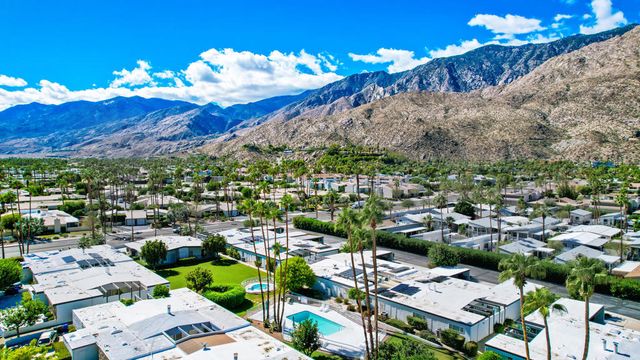 2041 S Calle Palo Fierro, Palm Springs, CA 92264