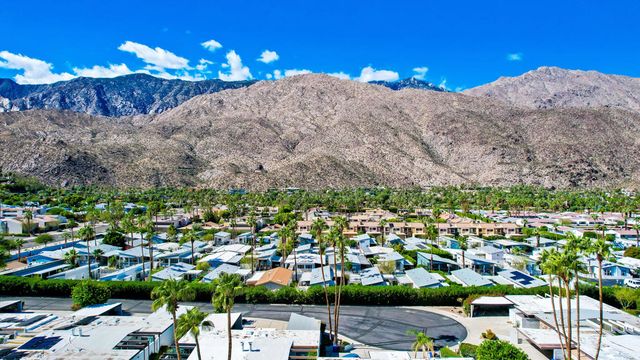 2041 S Calle Palo Fierro, Palm Springs, CA 92264