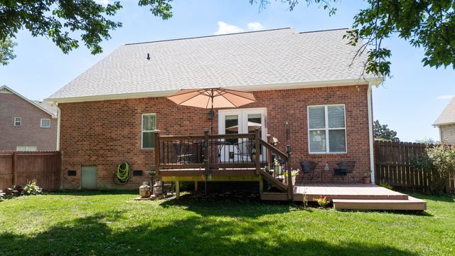 1611 Woodhaven Ct, Lebanon, TN 37087