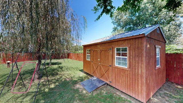 1611 Woodhaven Ct, Lebanon, TN 37087