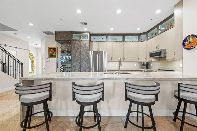 2517 NE 18th Street, Fort Lauderdale, FL 33305