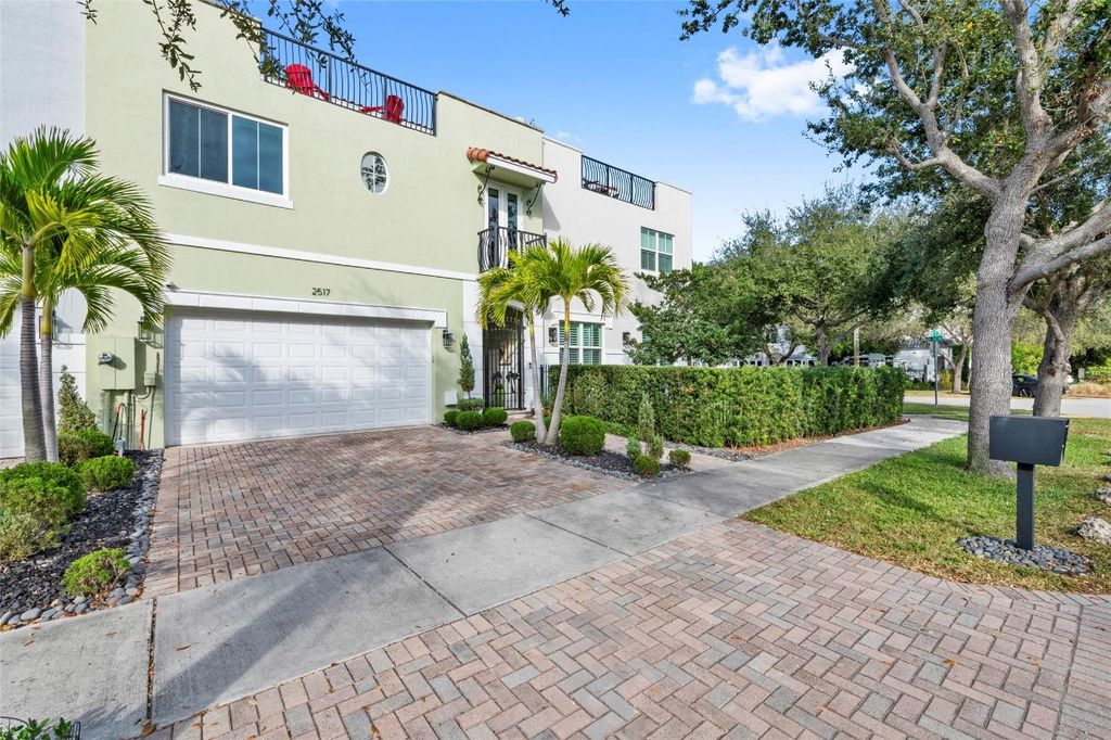 2517 NE 18th Street, Fort Lauderdale, FL 33305