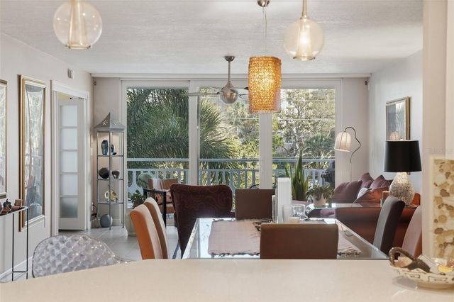 700 BEACH DRIVE NE 302, St Petersburg, FL 33701