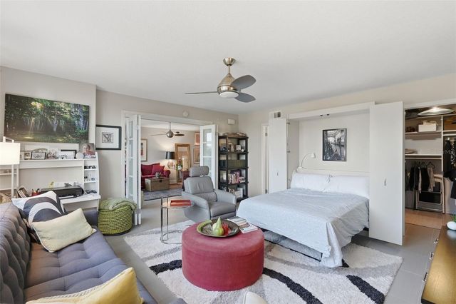 700 BEACH DRIVE NE 302, St Petersburg, FL 33701