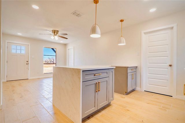 1014 Gillette St, Kingsville, TX 78363