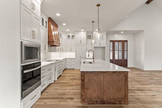 15 Elrod Drive, Greers Ferry, AR 72067