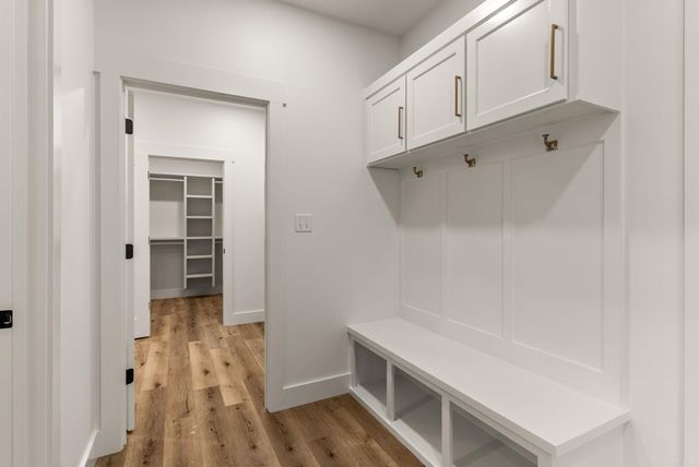 15 Elrod Drive, Greers Ferry, AR 72067