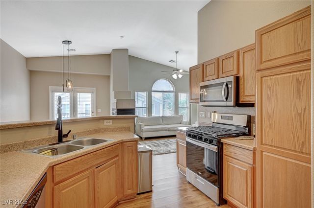 1557 Ward Frontier Lane, Henderson, NV 89002