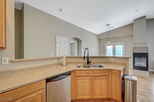 1557 Ward Frontier Lane, Henderson, NV 89002