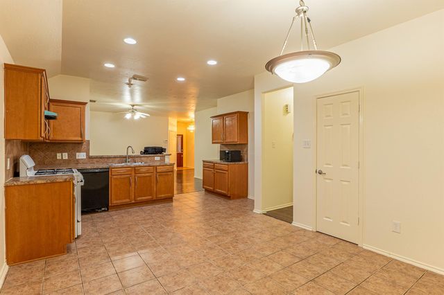 2738 Royal Thistle Drive, Houston, TX 77088