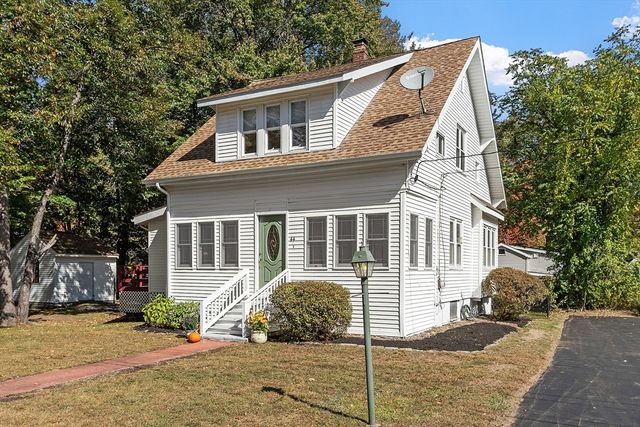 44 Hamlin St, Lunenburg, MA 01462