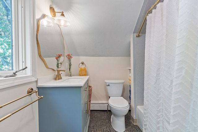44 Hamlin St, Lunenburg, MA 01462