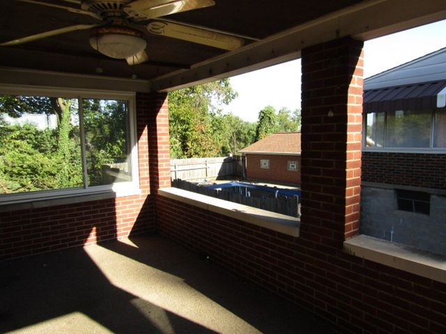 328 Commonwealth Ave, West Mifflin, PA 15122