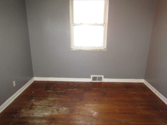 328 Commonwealth Ave, West Mifflin, PA 15122