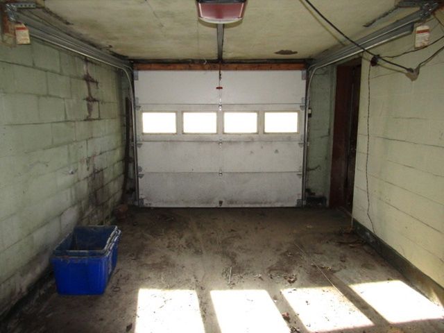 328 Commonwealth Ave, West Mifflin, PA 15122