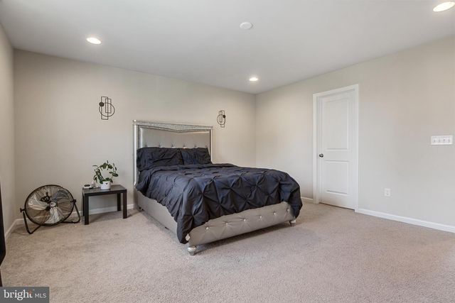 1744 DRIFTSTONE DR, Harrisburg, PA 17110