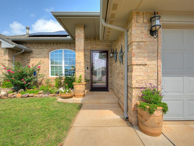 2108 Manderly Court, Norman, OK 73026