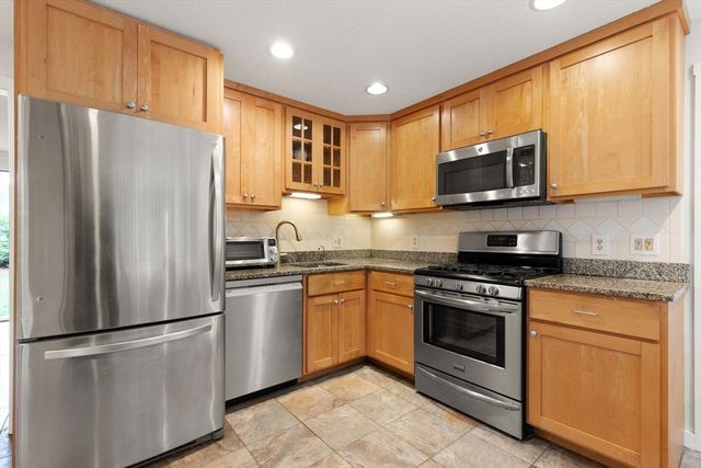 368 Acton Rd, Chelmsford, MA 01824