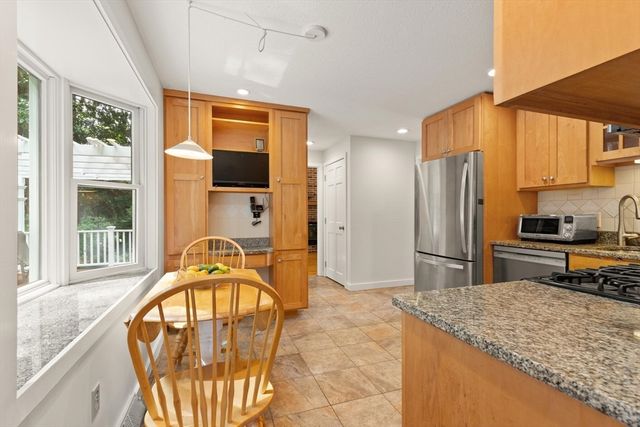 368 Acton Rd, Chelmsford, MA 01824