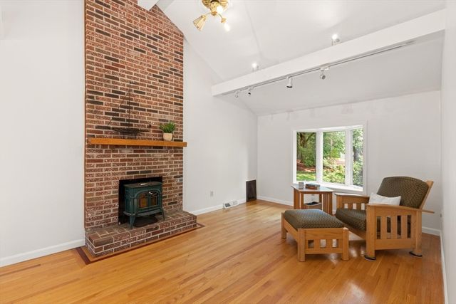 368 Acton Rd, Chelmsford, MA 01824