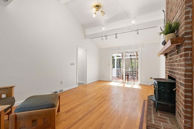 368 Acton Rd, Chelmsford, MA 01824