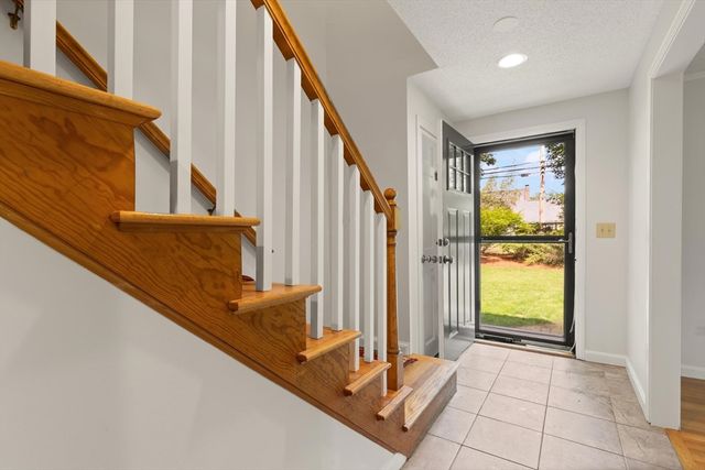 368 Acton Rd, Chelmsford, MA 01824