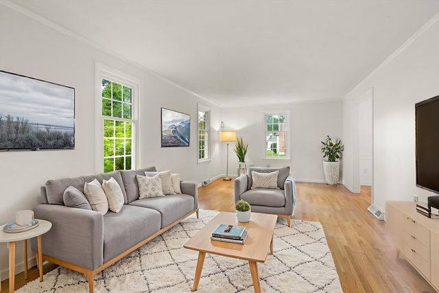 368 Acton Rd, Chelmsford, MA 01824
