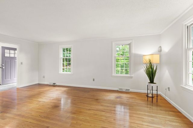 368 Acton Rd, Chelmsford, MA 01824