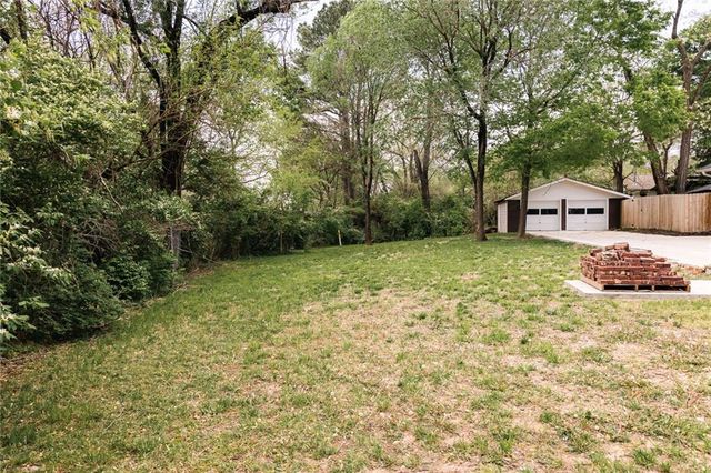 407 S College Avenue, Fayetteville, AR 72701