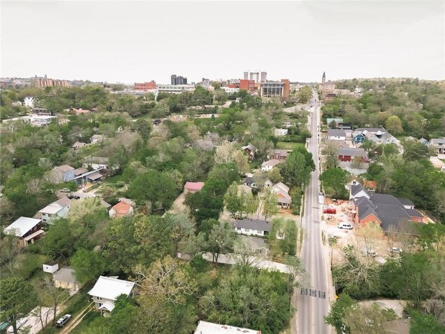 407 S College Avenue, Fayetteville, AR 72701
